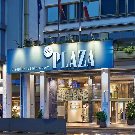 Plaza Hotel 4*