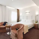 Plaza Hotel 4*