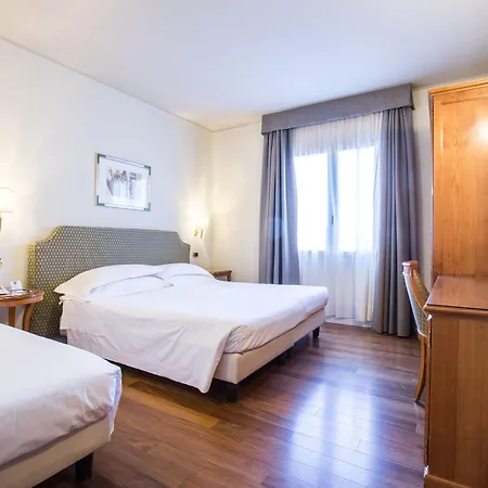 Plaza 4* Местре