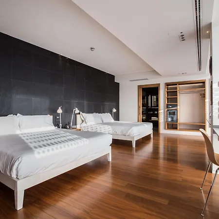 Hotel Plaza 4*