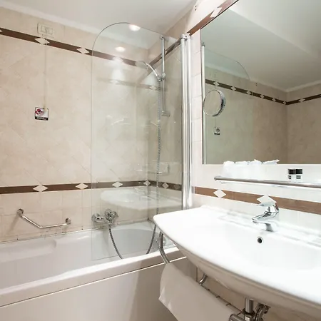 Szálloda Plaza 4*