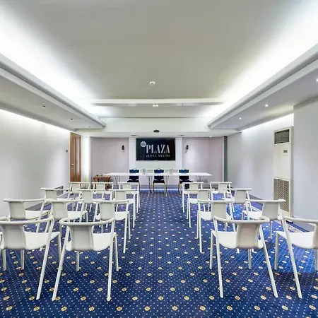Plaza מלון
